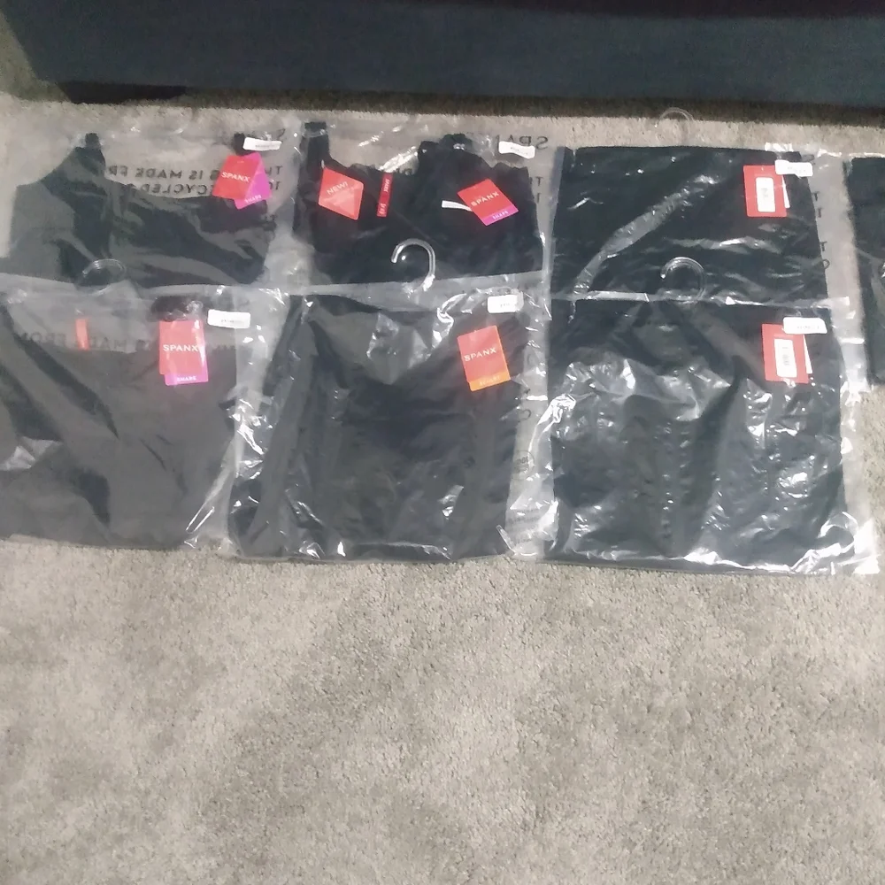 Bras - Picture 3 of 5